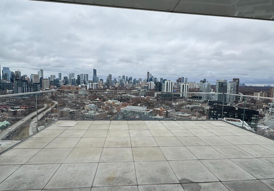 170-bayview-avenue-toronto-ontario-c12757836