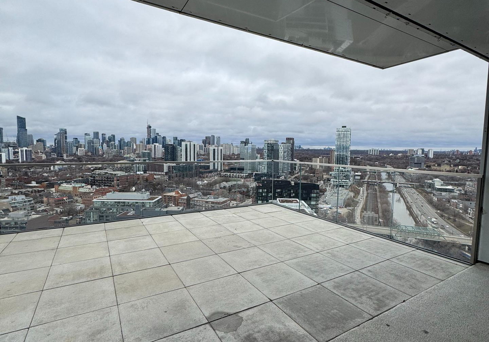 170-bayview-avenue-toronto-ontario-c12757836