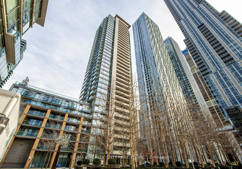 18-yorkville-avenue-toronto-ontario-c12758078