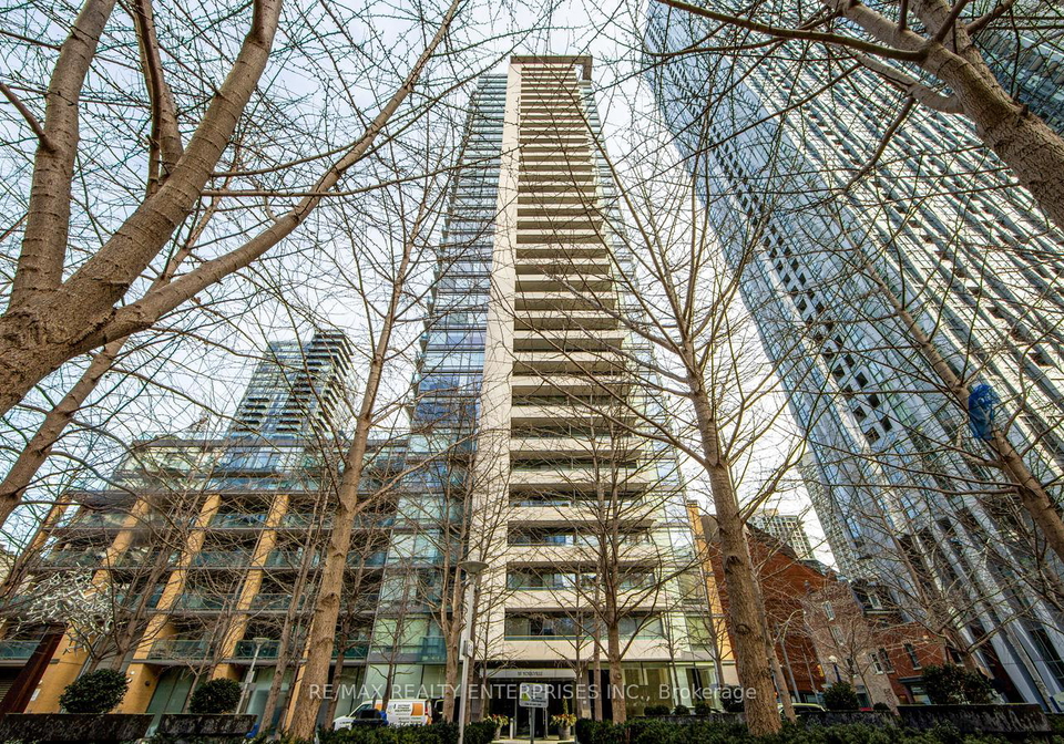 18-yorkville-avenue-toronto-ontario-c12758078