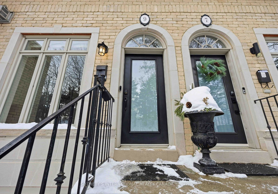 9-gange-avenue-toronto-ontario-c12758154