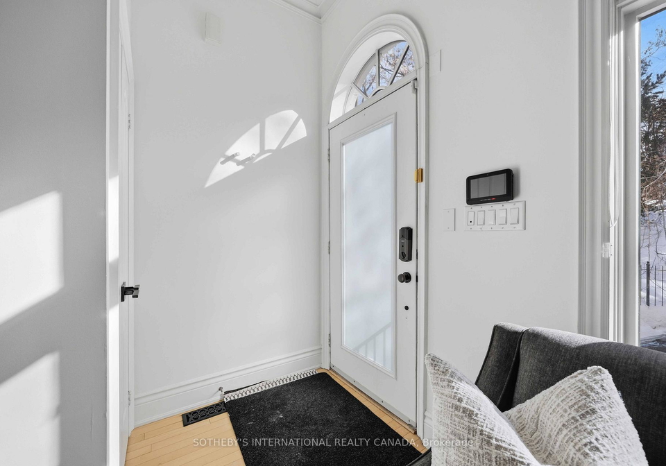 9-gange-avenue-toronto-ontario-c12758154
