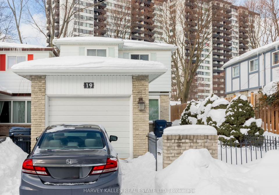 19-coach-liteway-toronto-ontario-c12758404