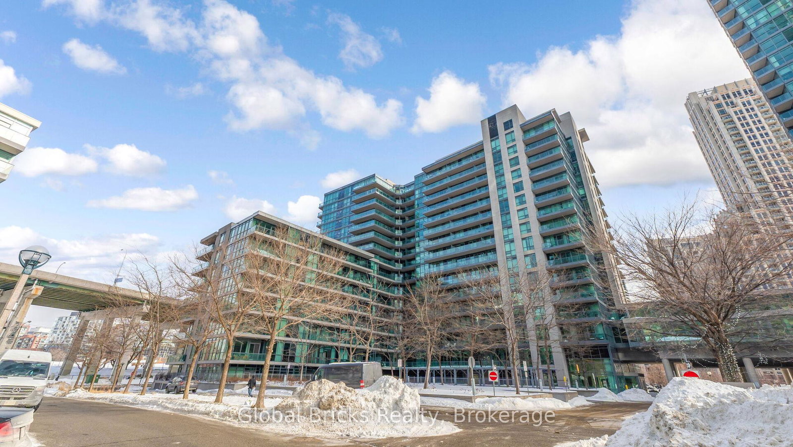 209-fort-york-boulevard-toronto-ontario-c12758714