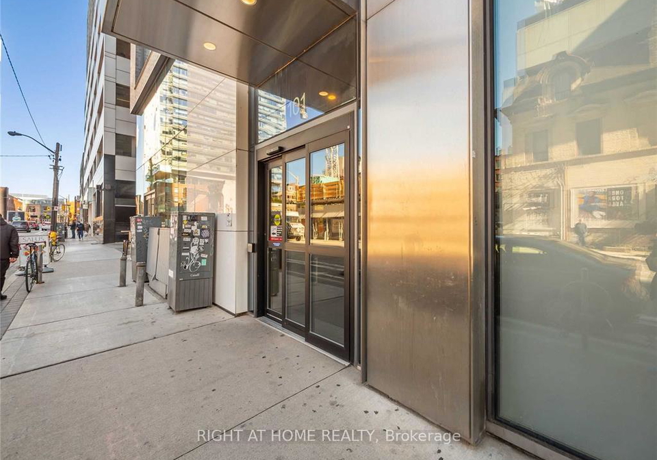101-peter-street-toronto-ontario-c12758982