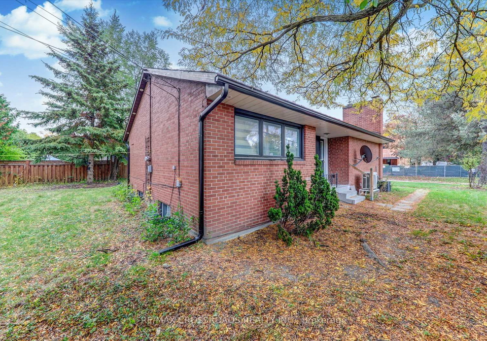2-tangmere-road-north-york-ontario-c12758984