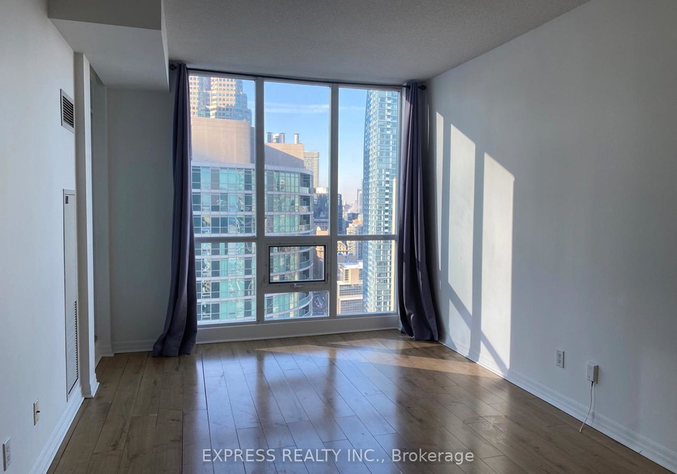 16-yonge-street-toronto-ontario-c12759338
