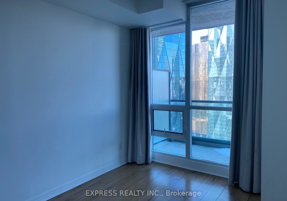16-yonge-street-toronto-ontario-c12759338
