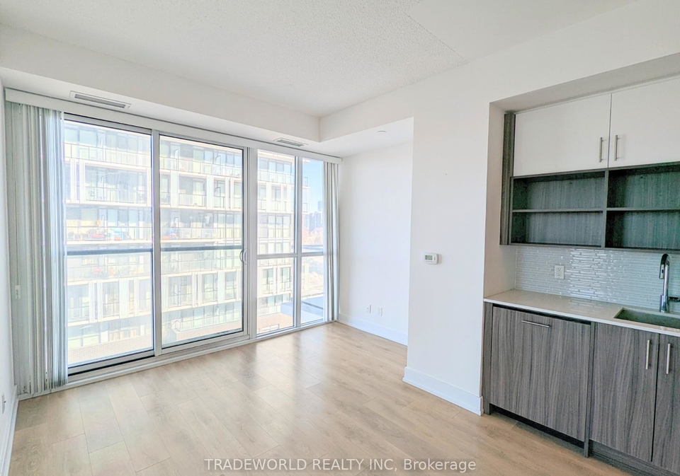 128-fairview-mall-drive-north-york-ontario-c12759430