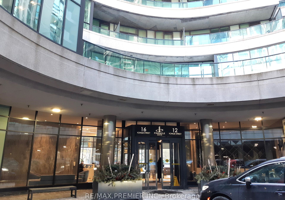 12-yonge-street-toronto-ontario-c12759614