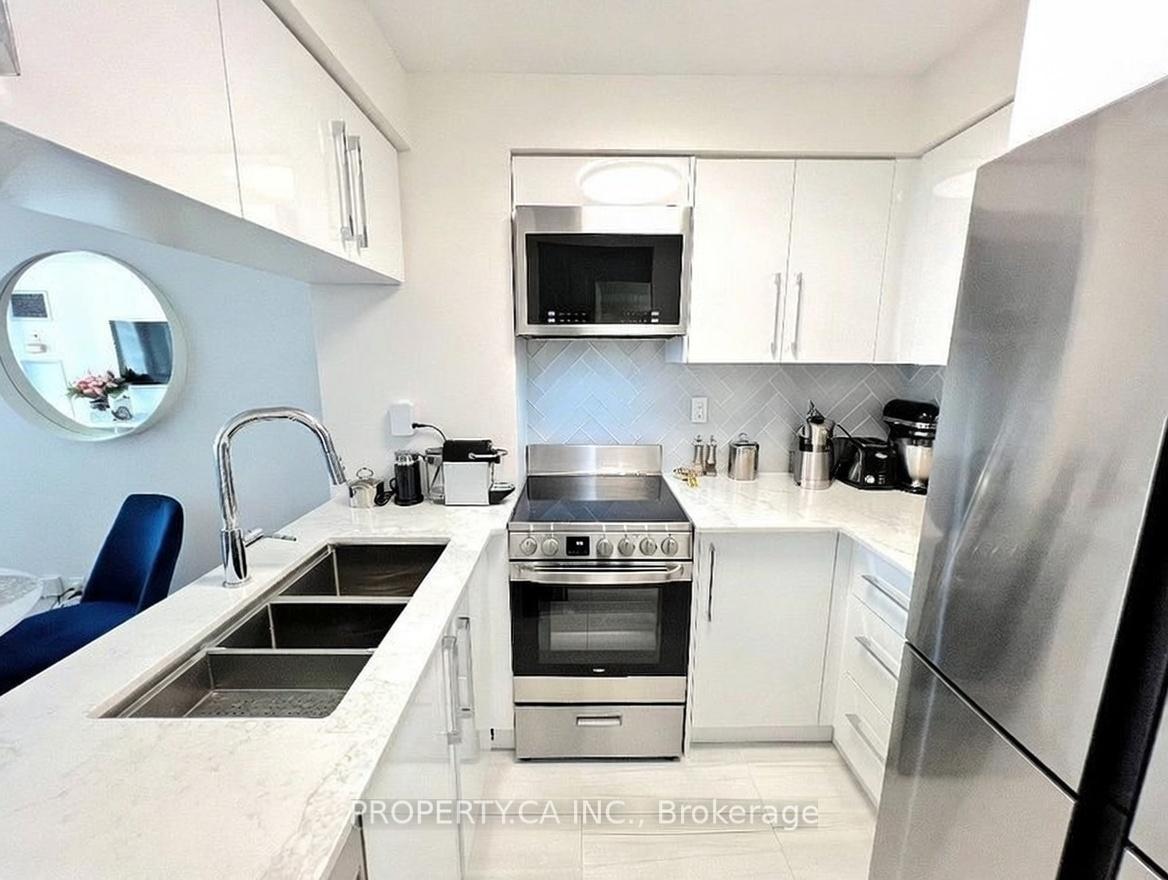 736-bay-street-toronto-ontario-c12759710