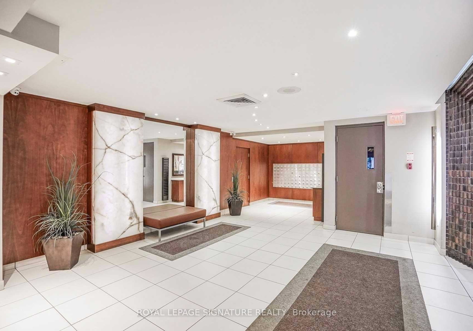 720-spadina-avenue-w-toronto-ontario-c12759892