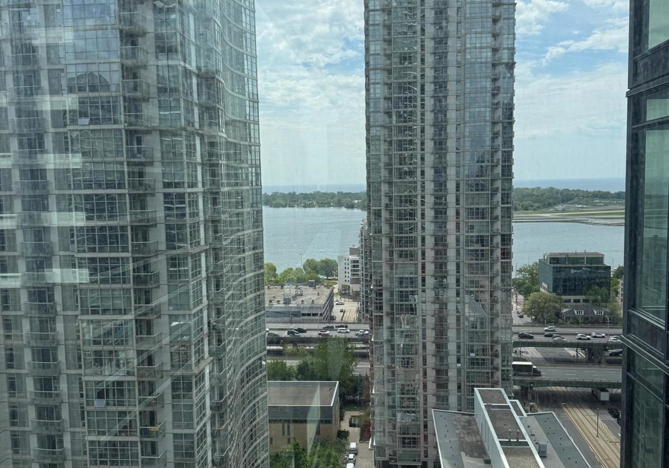 3-concord-cityplace-way-toronto-ontario-c12760112