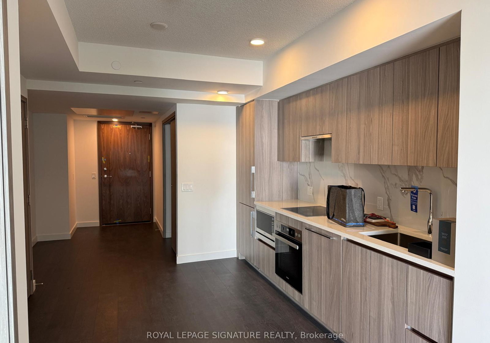 3-concord-cityplace-way-toronto-ontario-c12760112