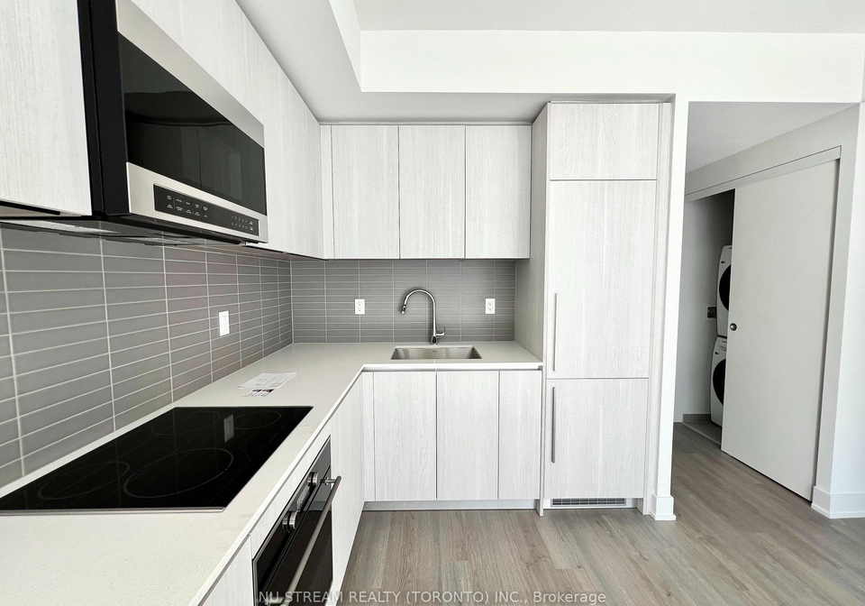 8-cumberland-street-toronto-ontario-c12760384