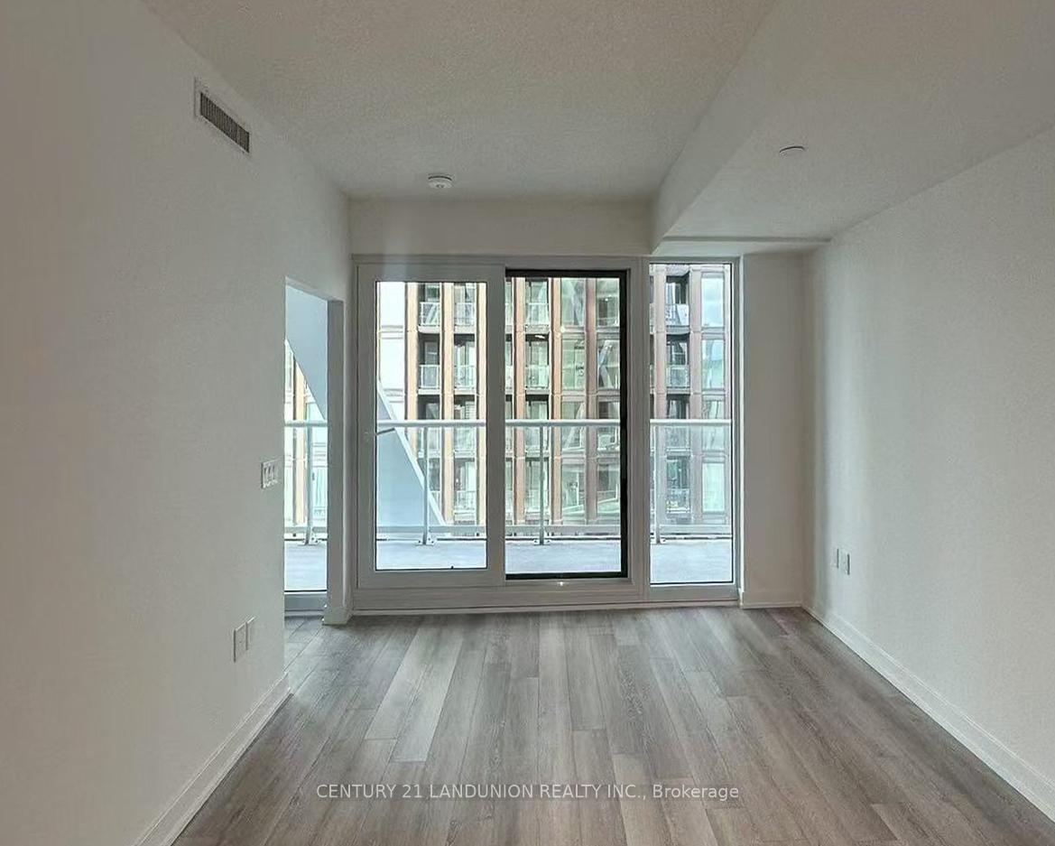 230-simcoe-street-toronto-ontario-c12760476