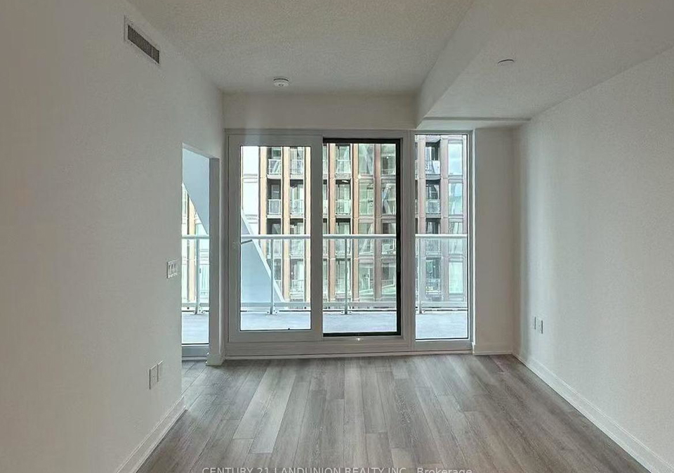 230-simcoe-street-toronto-ontario-c12760476
