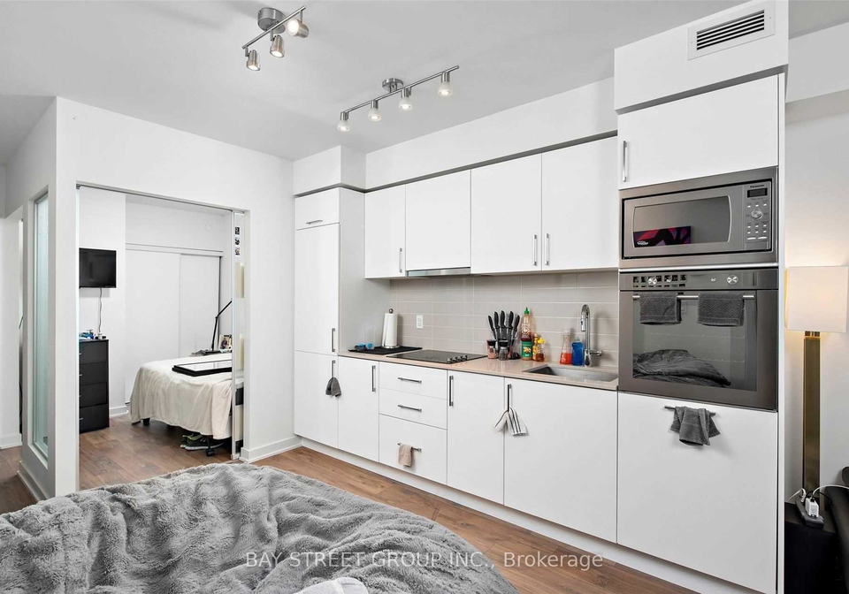 27-bathurst-street-toronto-ontario-c12760838