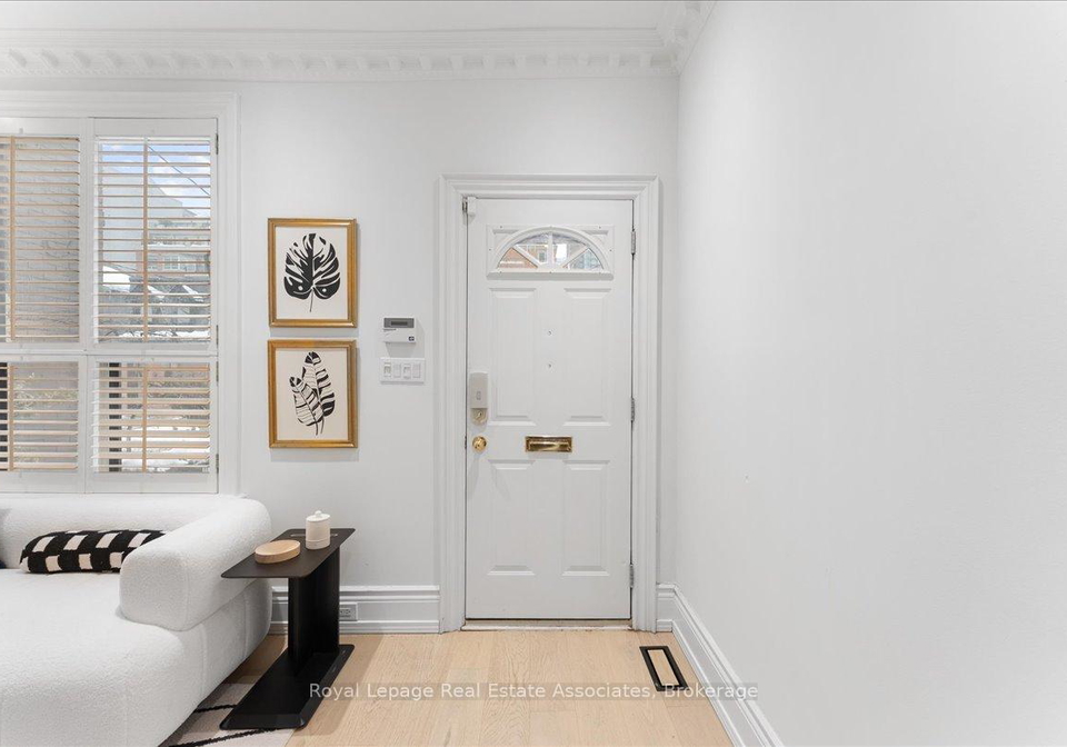 30-belmont-street-toronto-ontario-c12761200