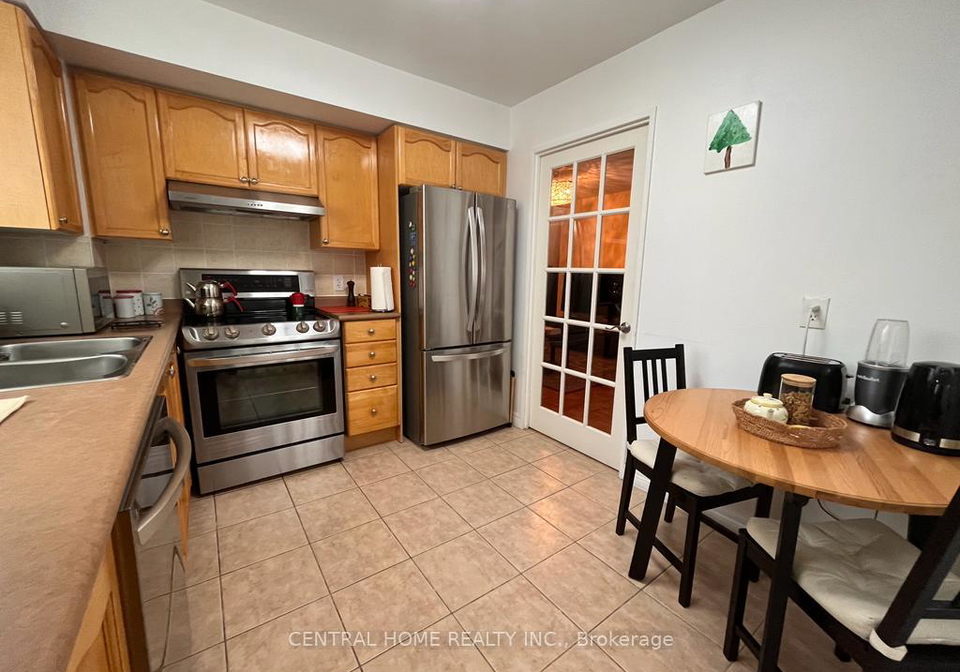 23-hollywood-avenue-north-york-ontario-c12761810
