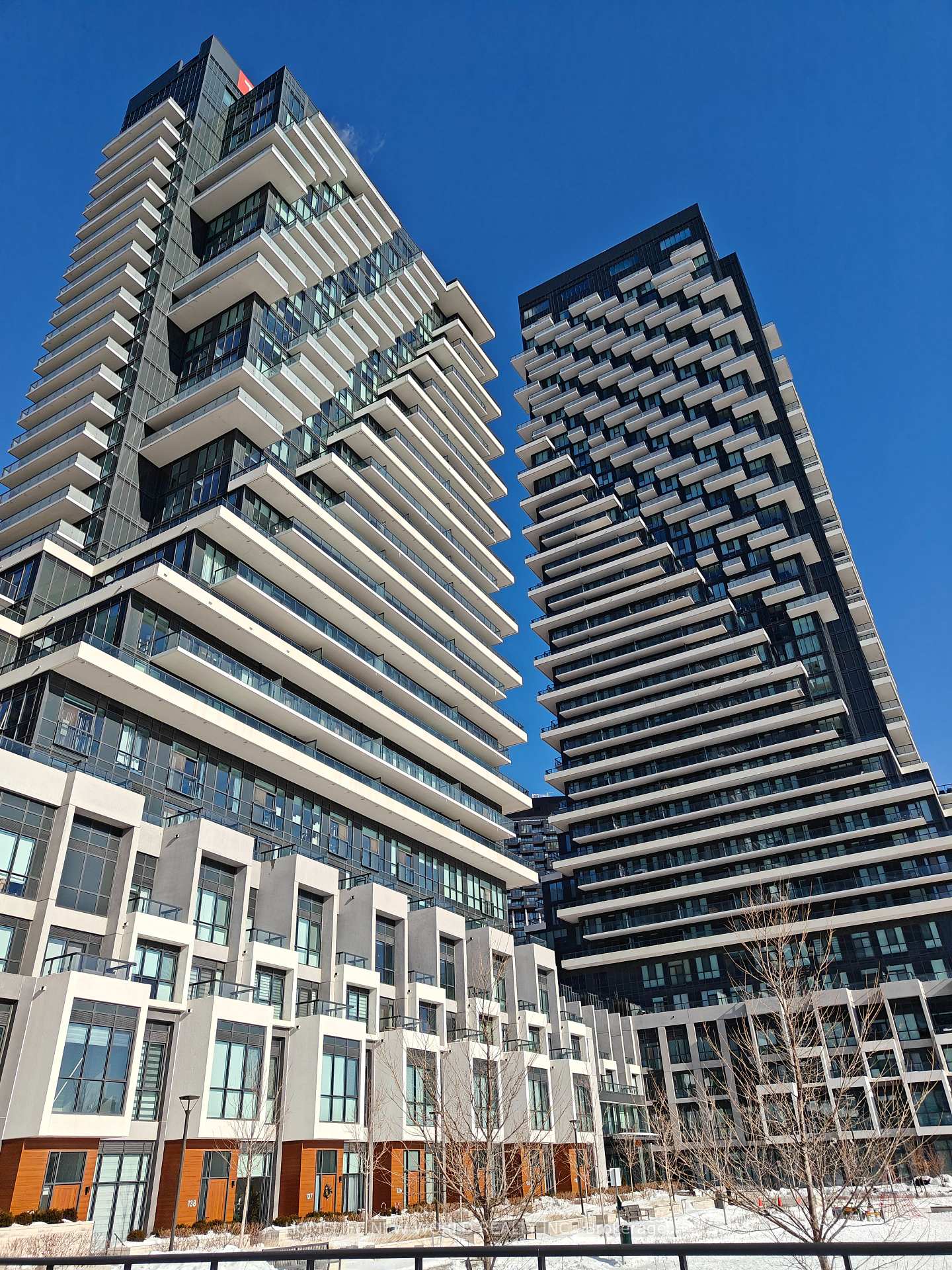 30-inn-on-the-park-drive-north-york-ontario-c12762358