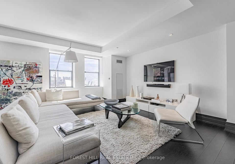 2-avenue-road-toronto-ontario-c12762422
