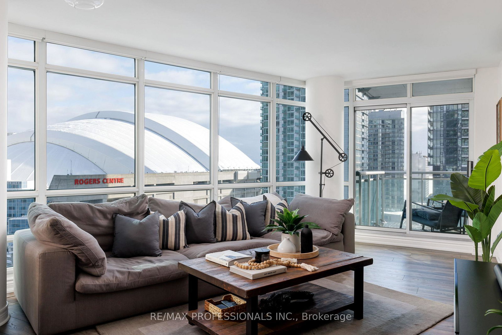381-front-street-w-toronto-ontario-c12762566