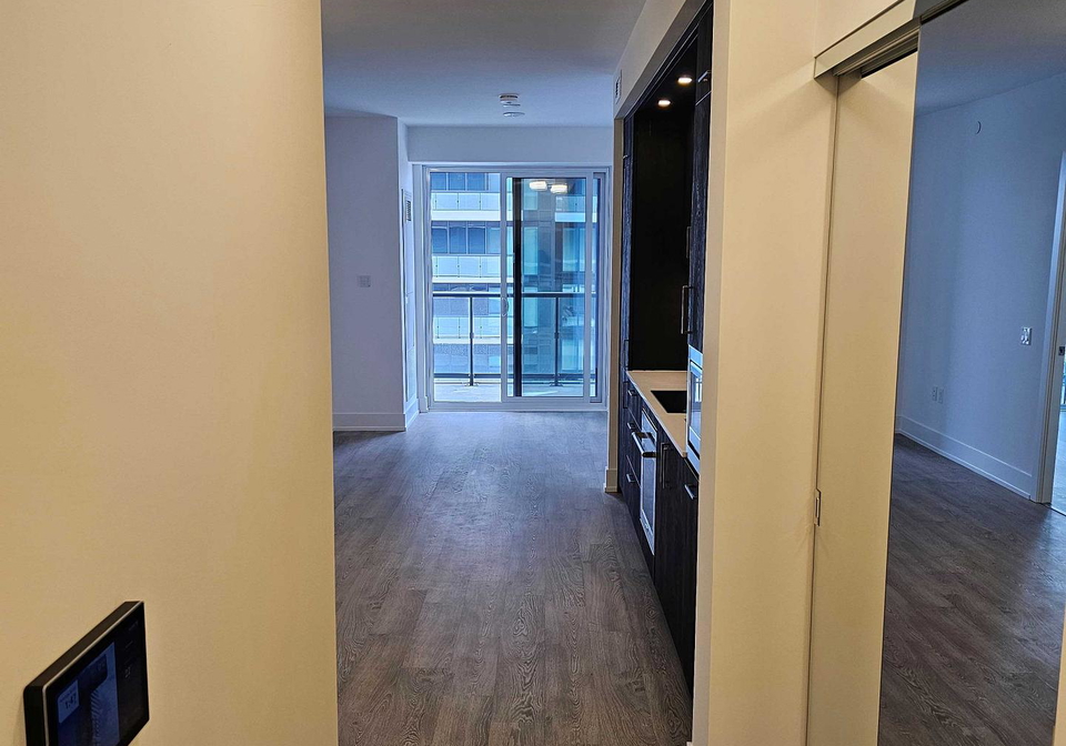10-inn-on-the-park-drive-north-york-ontario-c12762584
