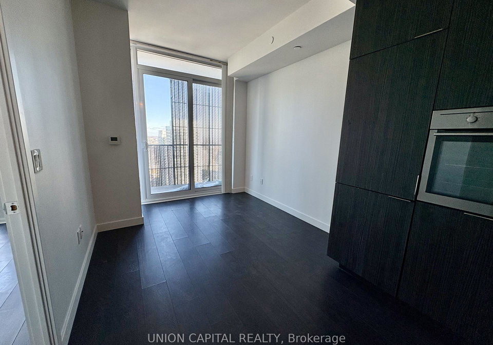 8-eglinton-avenue-e-toronto-ontario-c12762786