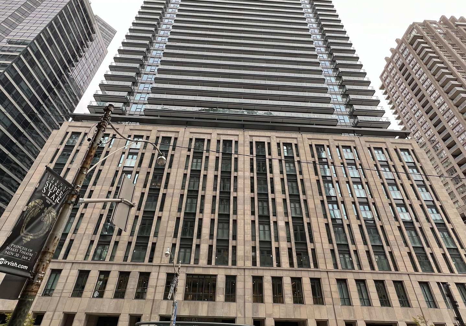 955-bay-street-toronto-ontario-c12763118