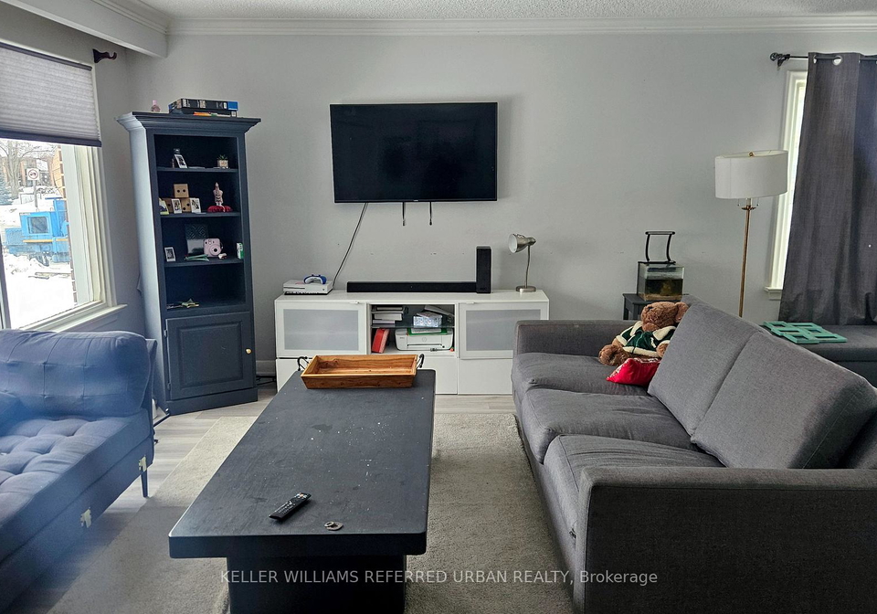 1-model-avenue-toronto-ontario-c12763658