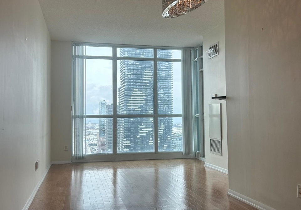 18-yonge-street-toronto-ontario-c12763838