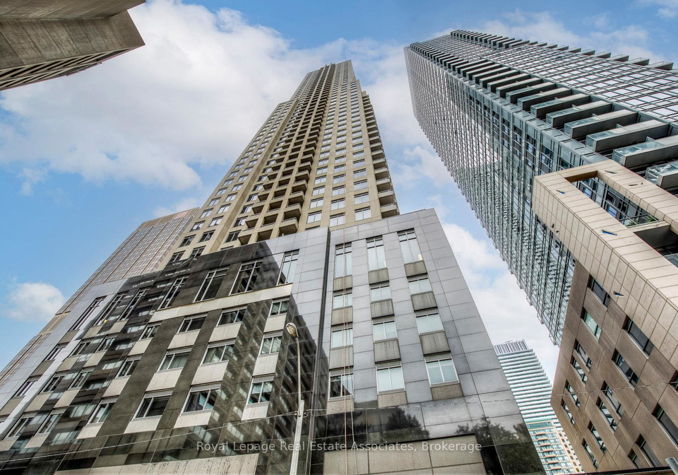 35-balmuto-street-toronto-ontario-c12763884