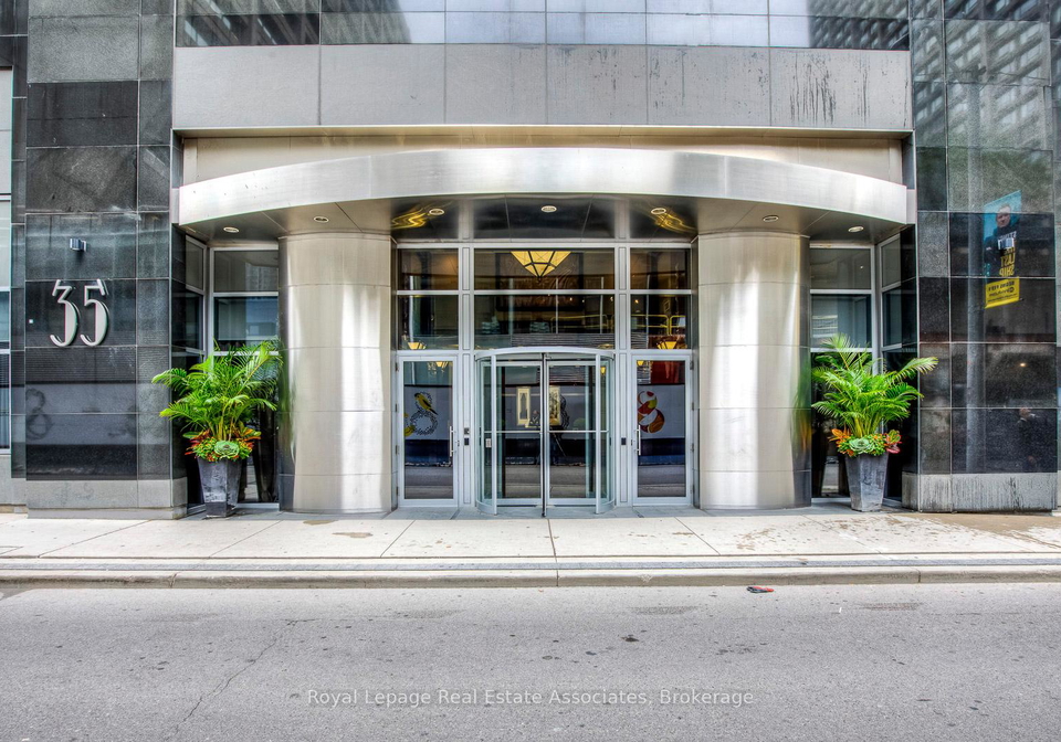 35-balmuto-street-toronto-ontario-c12763884