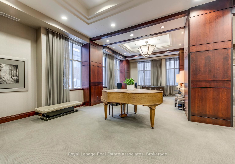 35-balmuto-street-toronto-ontario-c12763884