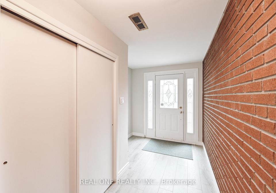 116-castlegrove-boulevard-north-york-ontario-c12763942