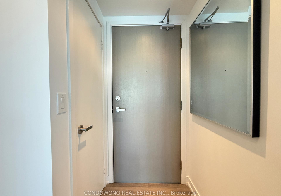 100-harbour-street-toronto-ontario-c12764118