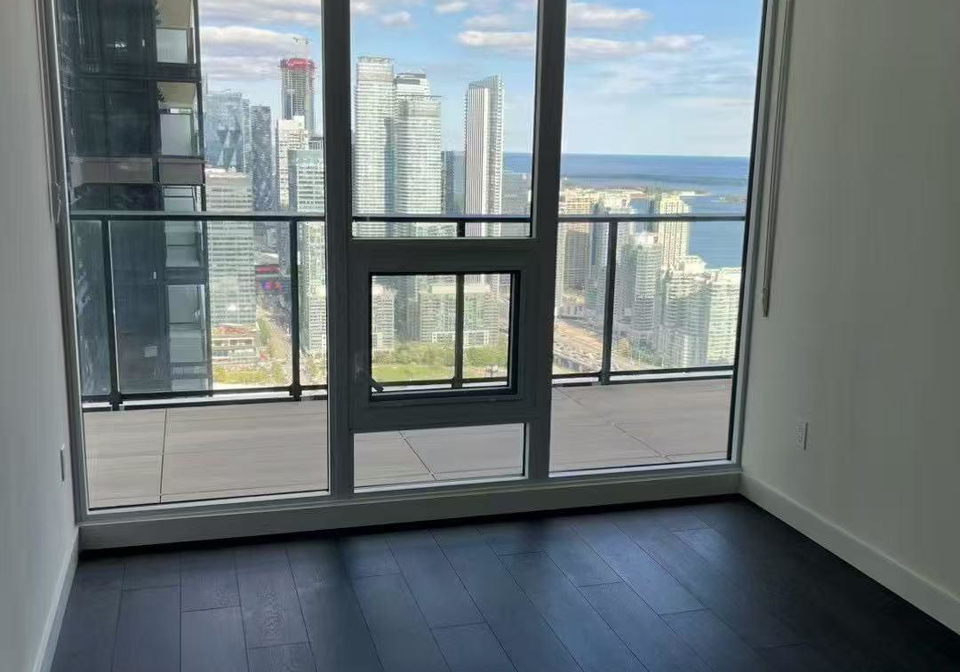 3-concord-cityplace-way-toronto-ontario-c12764468
