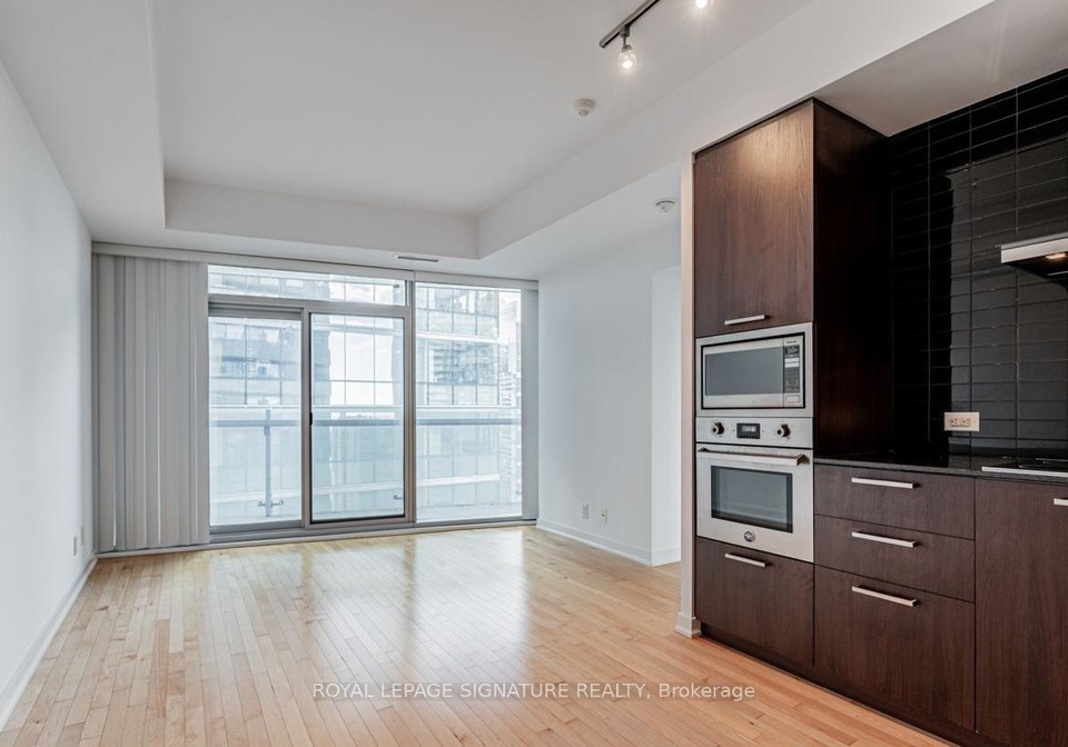 14-york-street-toronto-ontario-c12765084