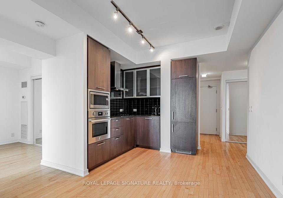 14-york-street-toronto-ontario-c12765084