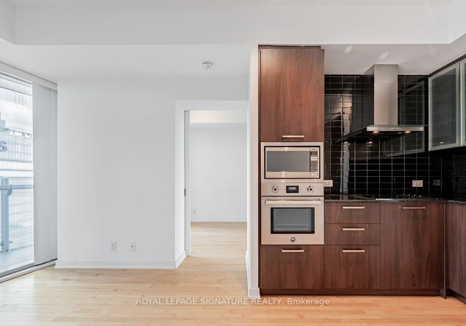 14-york-street-toronto-ontario-c12765084