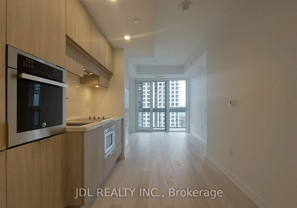 39-roehampton-avenue-toronto-ontario-c12765212