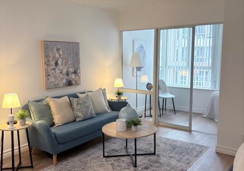 717-bay-street-toronto-ontario-c12765404