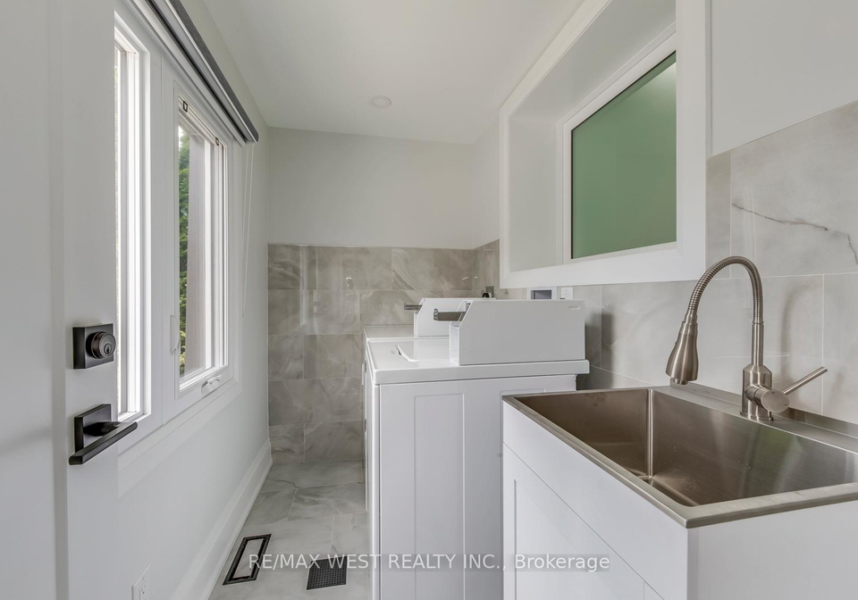 1190-ossington-avenue-toronto-ontario-c12765524