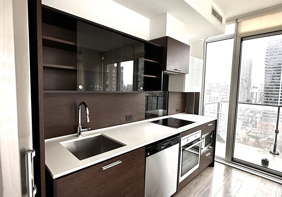 75-st-nicholas-street-s-toronto-ontario-c12765602