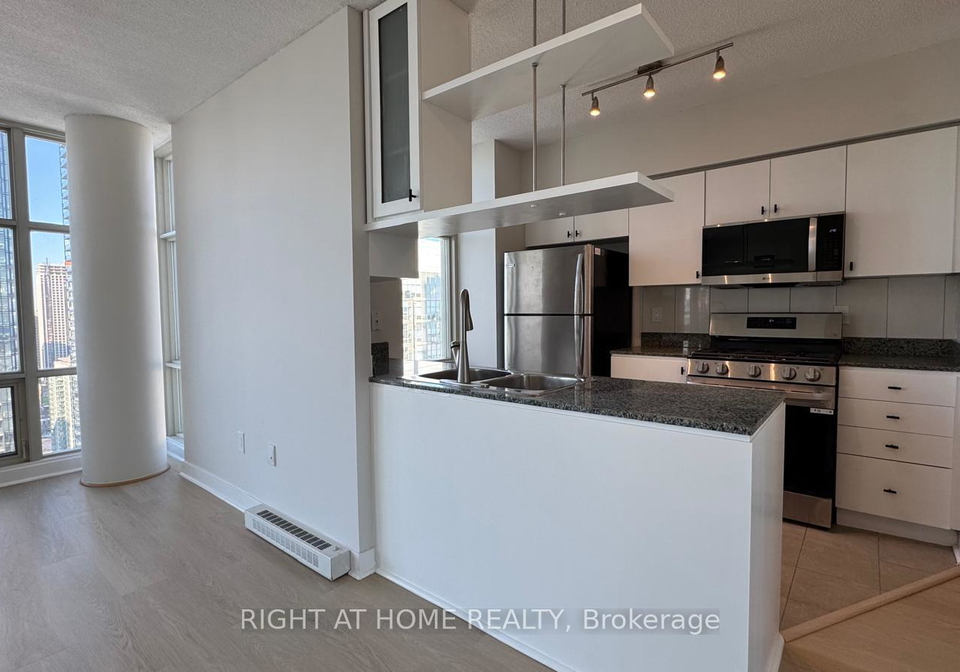 35-mariner-terrace-toronto-ontario-c12766050