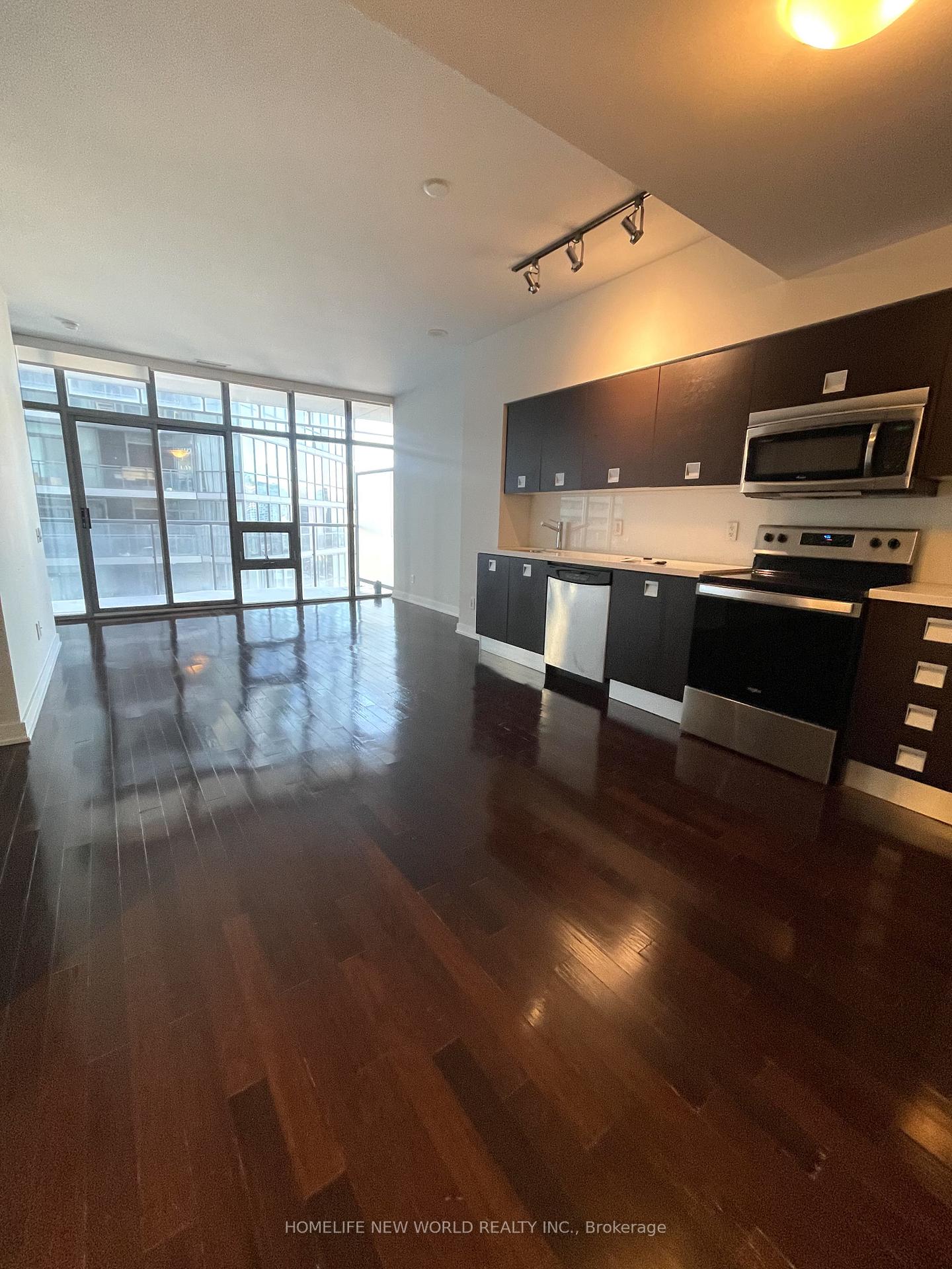 33-charles-street-e-toronto-ontario-c12766148
