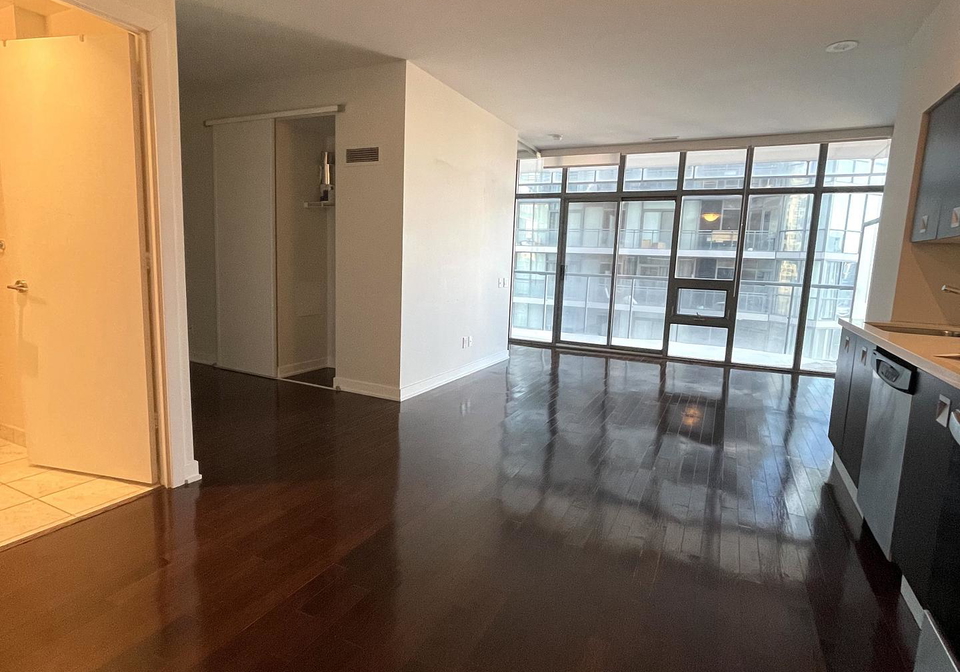 33-charles-street-e-toronto-ontario-c12766148