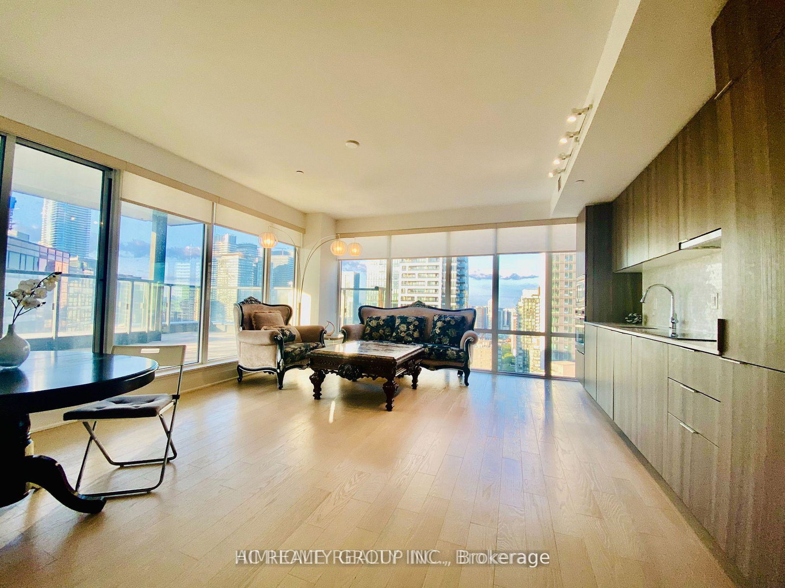 955-bay-street-toronto-ontario-c12766220