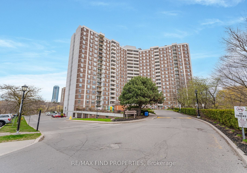 20-edgecliffe-golfway-east-york-ontario-c12766230